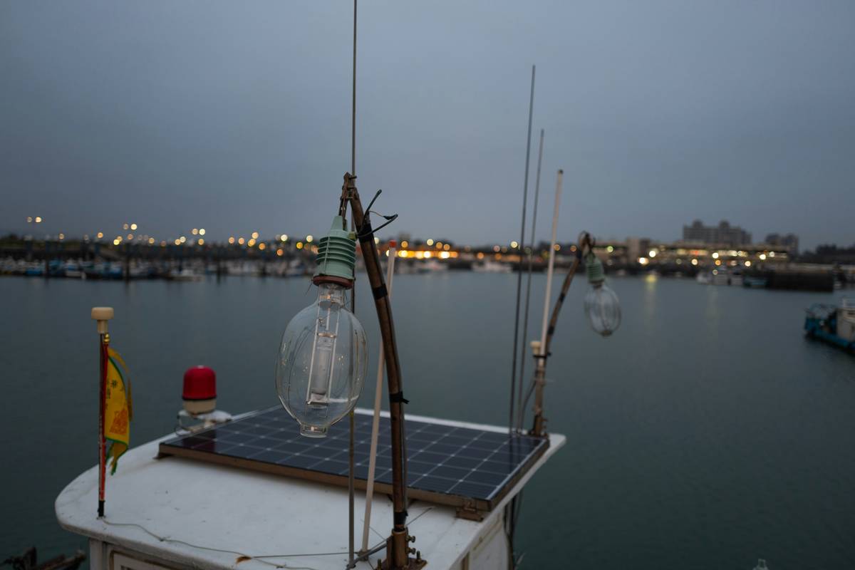 Side-by-side comparison: flexible solar panel bending on sailboat bimini vs. rigid panel cracking on flat deck