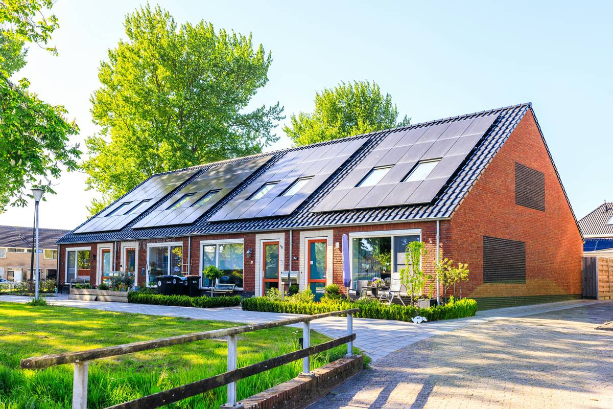 Why Solar Panels Smooth Surface Installs Fail—And How to Fix It Fast